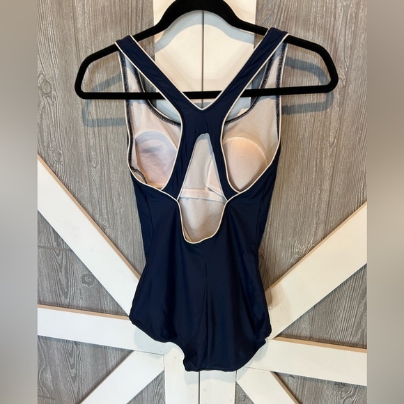 D10.1. Speedo White/Navy blue one piece built in bra swimsuit S - Picture 3 of 4